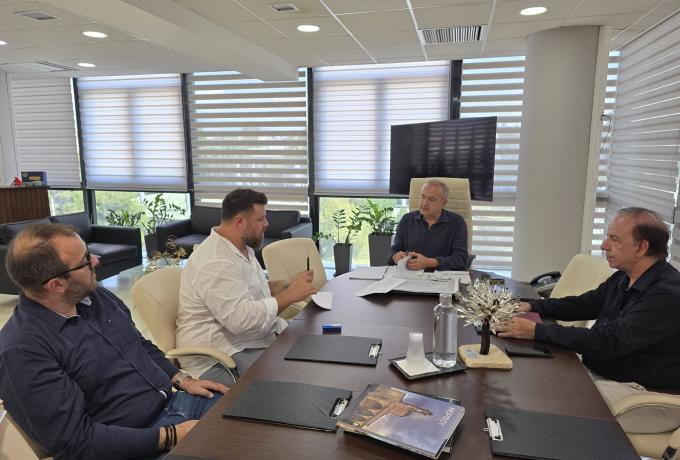 Υπογραφή σύμβασης ανάπλαση αθλητικών χώρων 2026-07 (1)